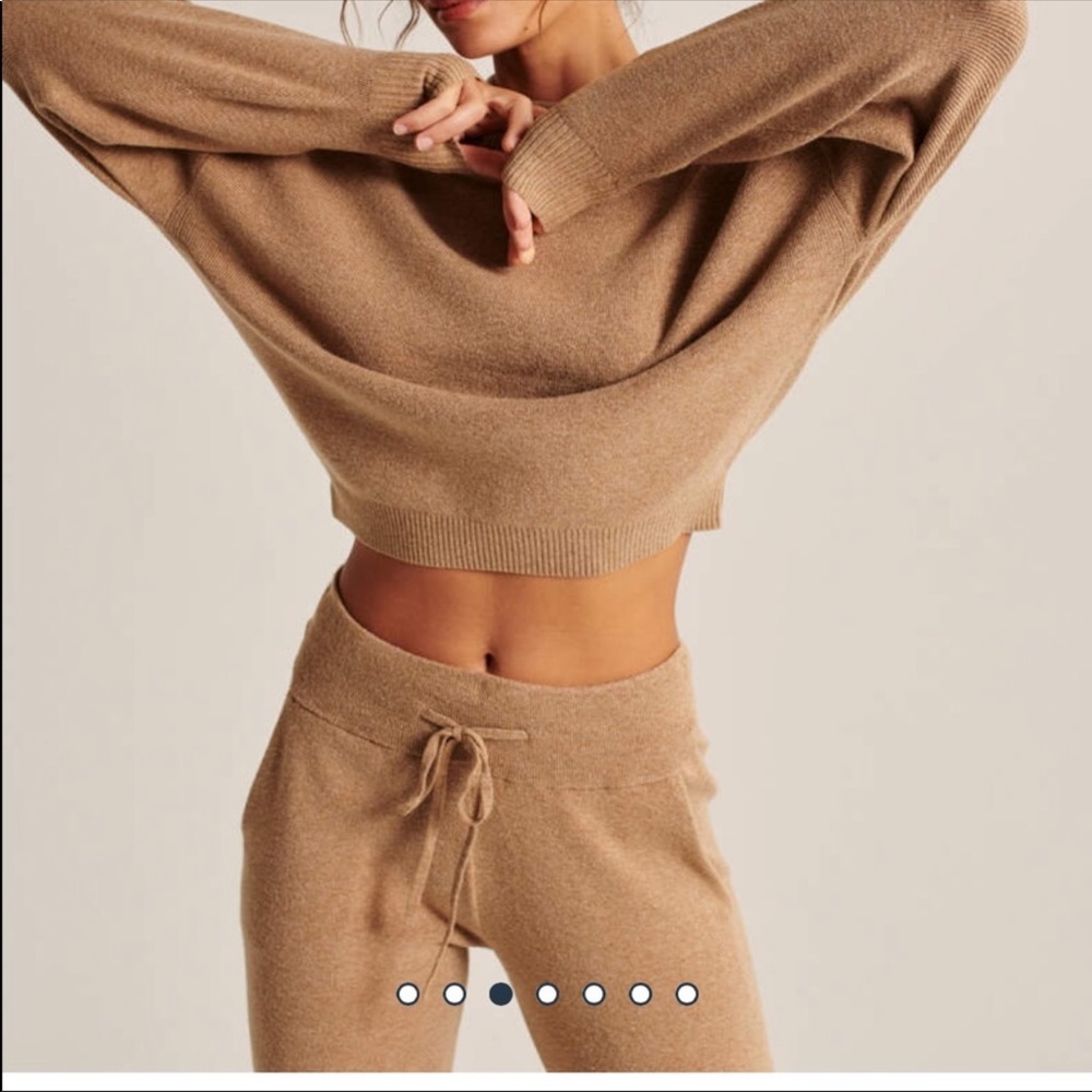 ISO!!! ABERCROMBIE SWEATER JOGGER/LOUNGE SET